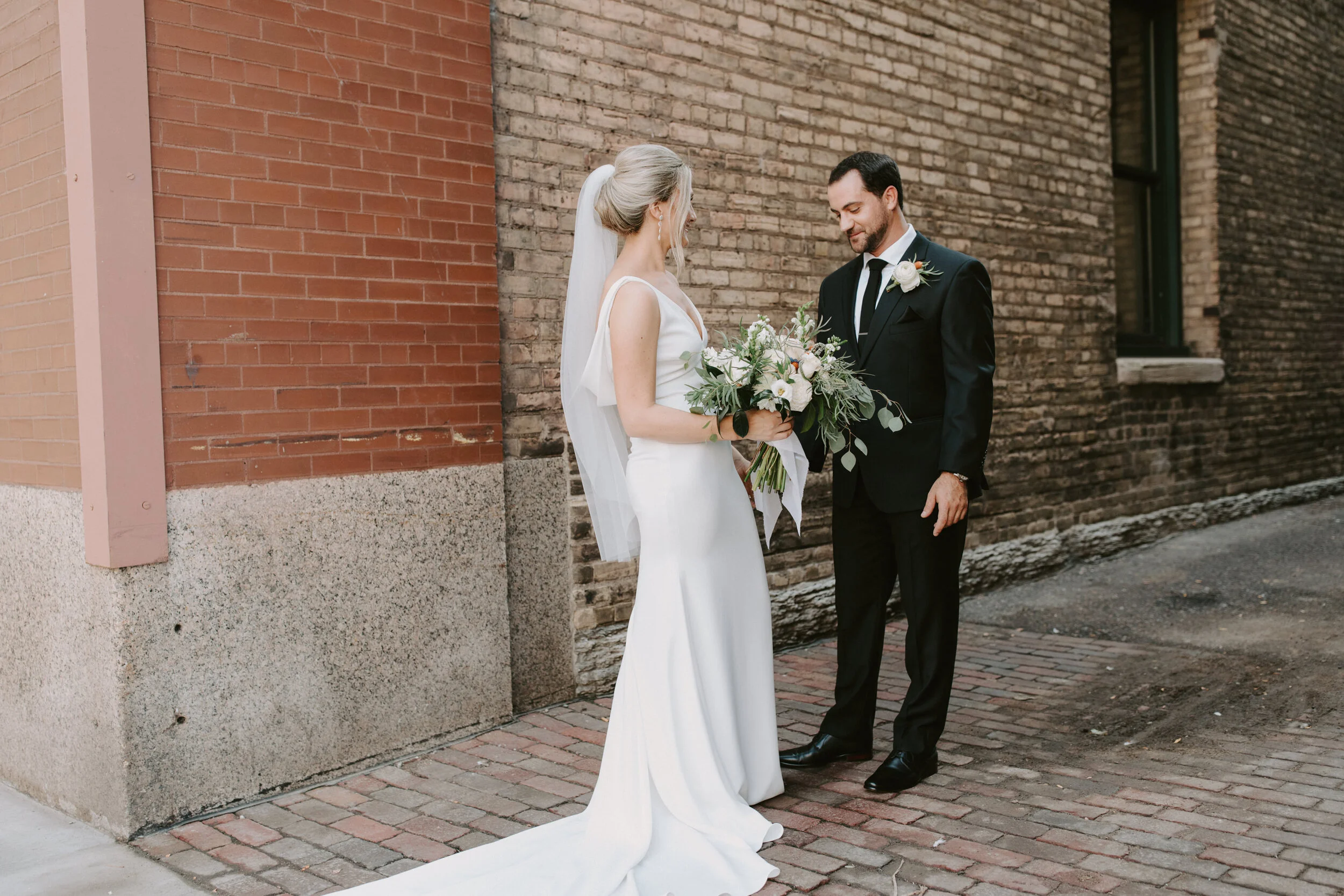 earlandwilsoneventcenterweddingstpaulmn-52.jpg