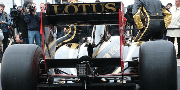 TOC-renault_r31_110131_01.png