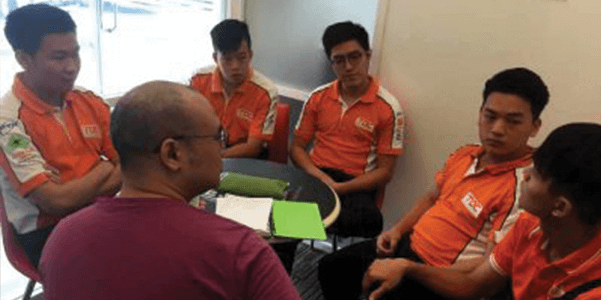 Chew Li Jing: Red shirt on the right.