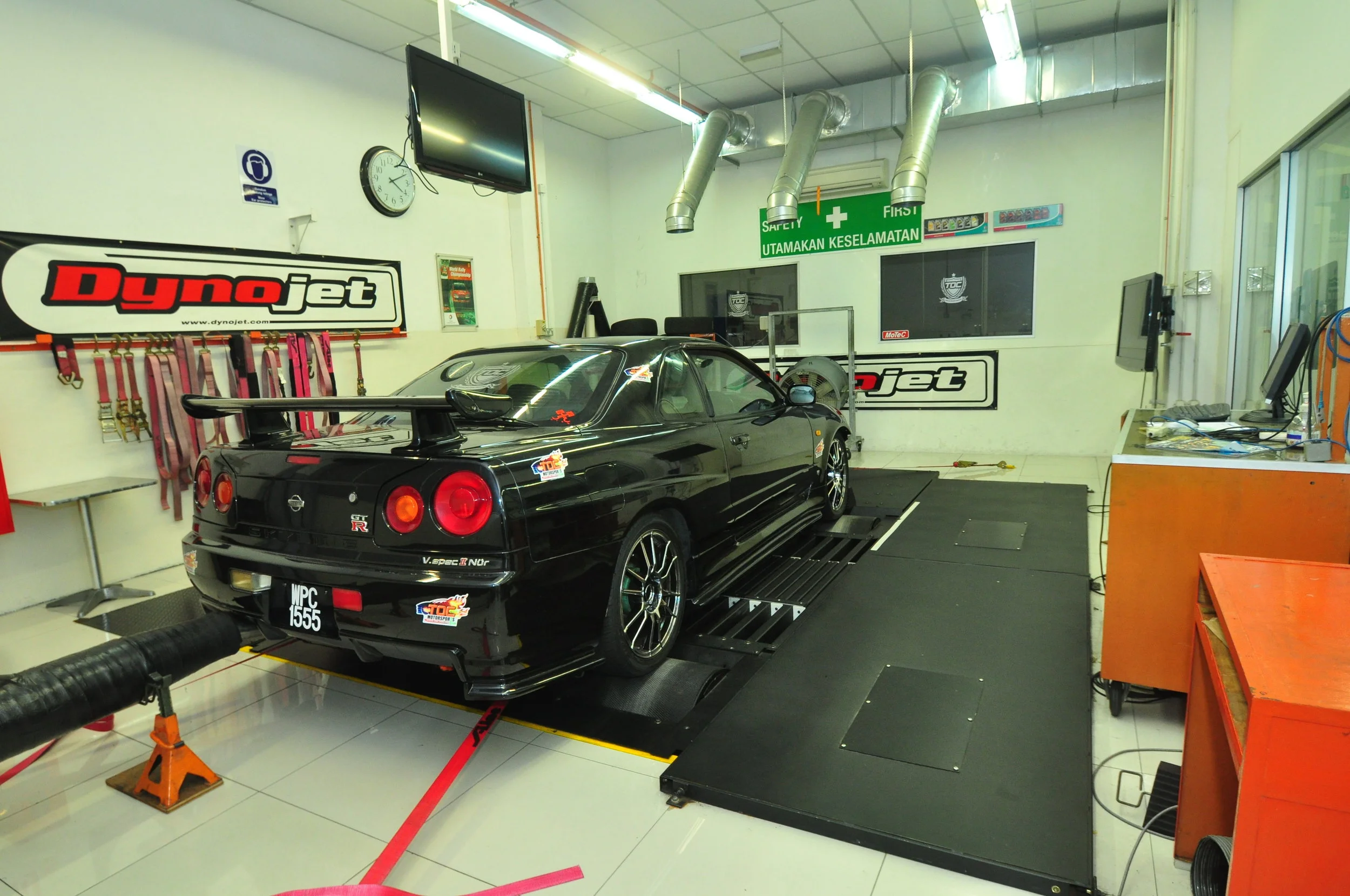 Chassis Dynamometer (Dynojet Model 424x)