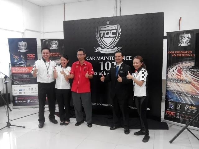 L to R - Mr Allen Cabiles - Director Training TOC, Mdm Adeline Foo -Founder/CEO TOC, Mr Abdul Haris Lakar DDG JKJR, Mr Mohammad Fakhri Mansor Director Selangor State JKJR and Cik Aien Mokhtar- CCO TOC Source: Motoring-Malaysia