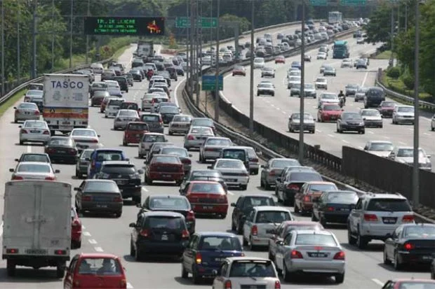 汽车路中抛锚自救法  安心驾驶回家过佳节