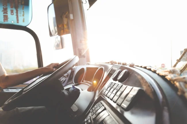 Driving long-haul is fun but also tired. Here we have some tips for you to stay energized:) Picture: rawpixel.com via pexels.com