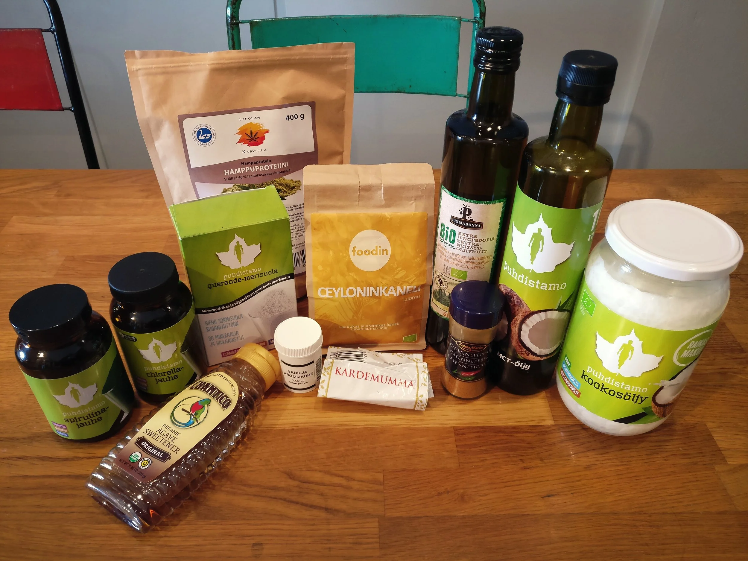 vihersmoothiesmoothie_winteredition_jauheetmausteetrasvat_lahelta.jpg