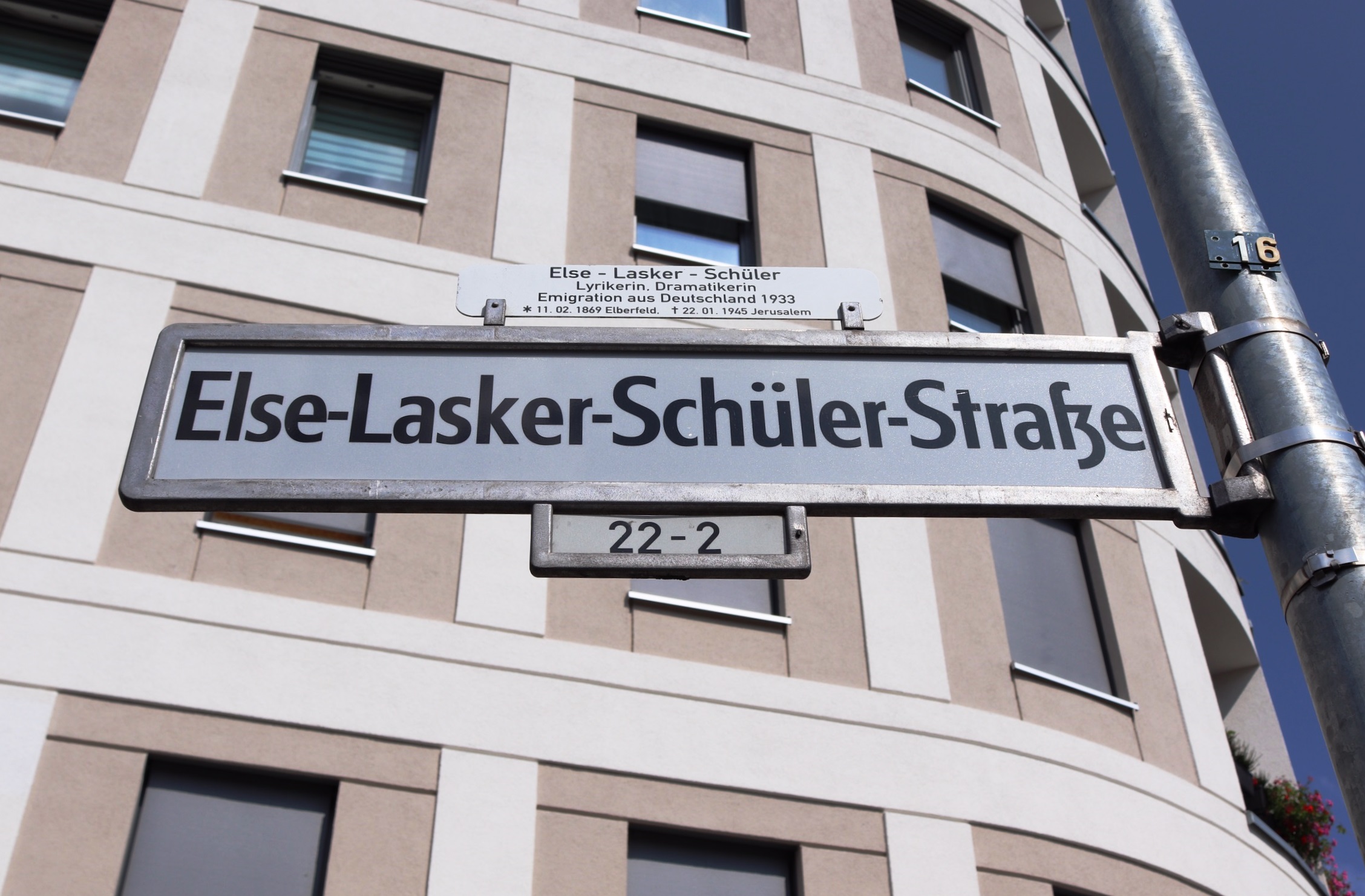 Else Lasker-Schüler-Strasse 1.jpeg