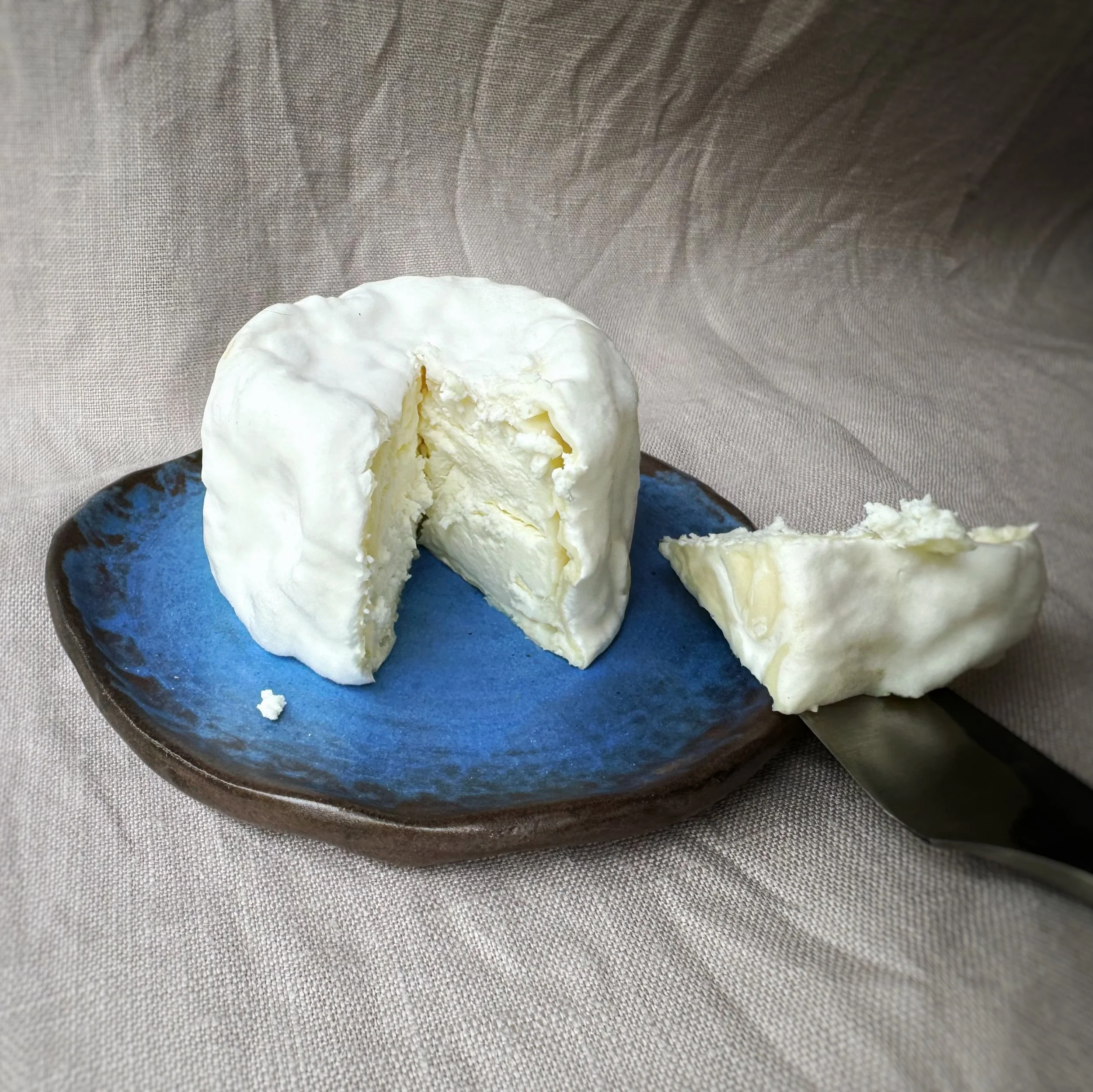 This Sunday is your last chance to grab our fresh cheeses before we finish up milking for the season. We&rsquo;re ready for a break, the girls are pregnant and they reckon they need a rest too ☺️

📍we&rsquo;re at the @breamcreekfarmersmarket 
🗓️ th