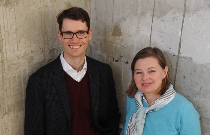 ANDREW-AND-KATH-ON-STAIRS-700x451.jpg