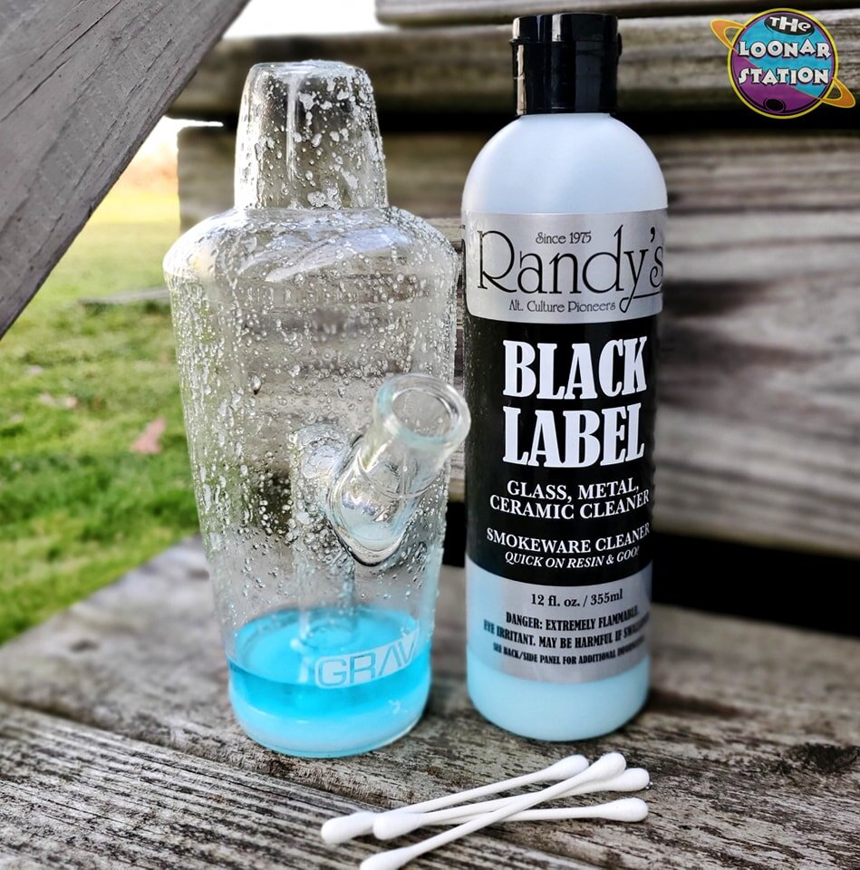 Keep your favorite piece squeaky clean with the help of Randys Black Label! This powerful multi-purpose cleaner will leave your piece sparkling clean and ready for the next sesh 💨 

Randys Black Label is made from up of a 2-part solution that makes 