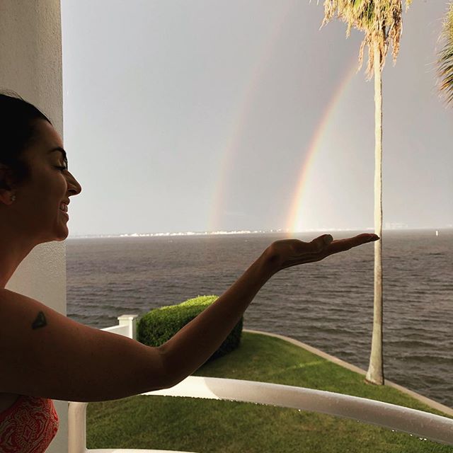 SUNDAY 🌴
#rainbows #floridalife #paradise #recharge #weekendvibes