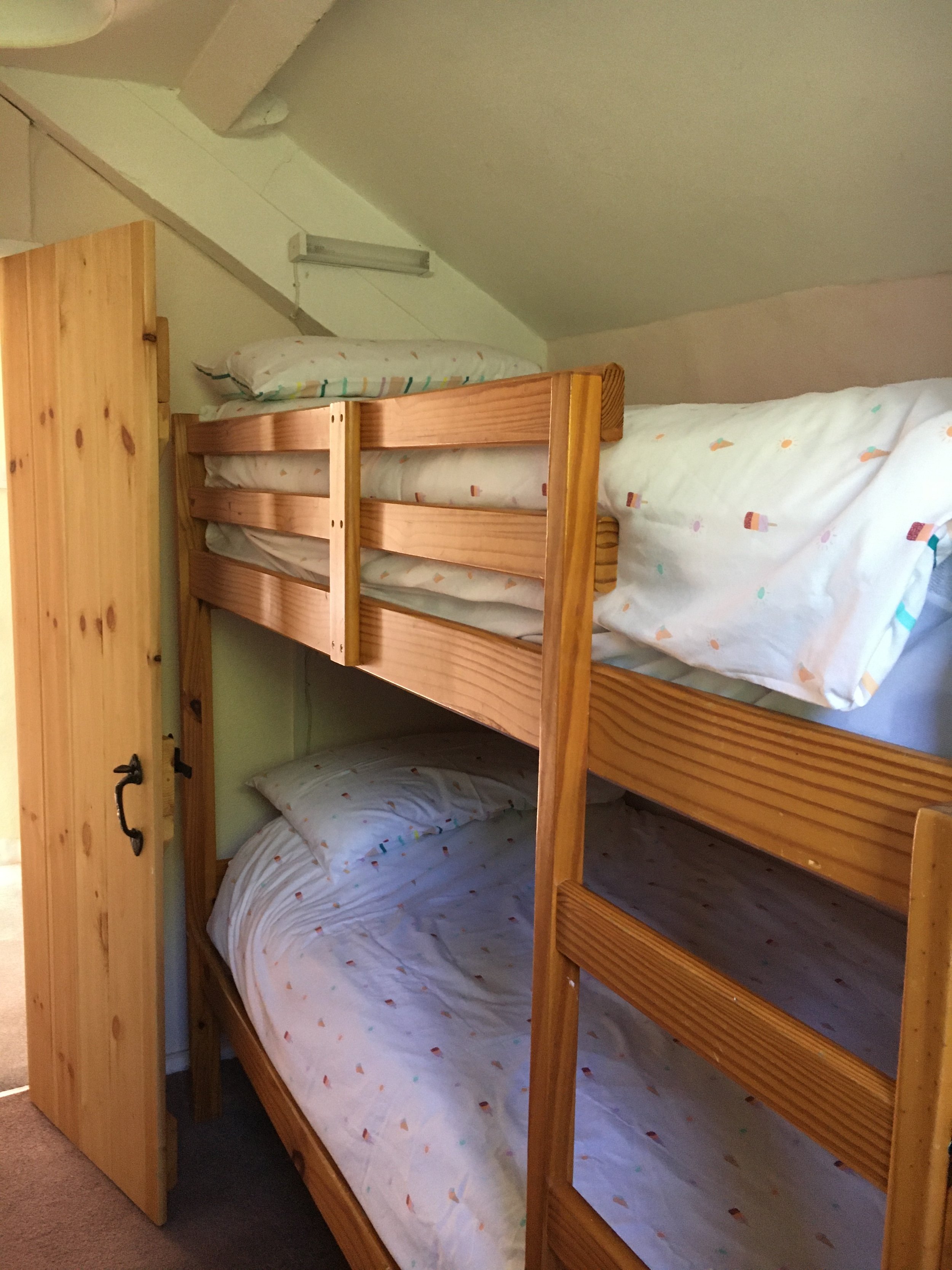 Farmhouse bunk bedroom