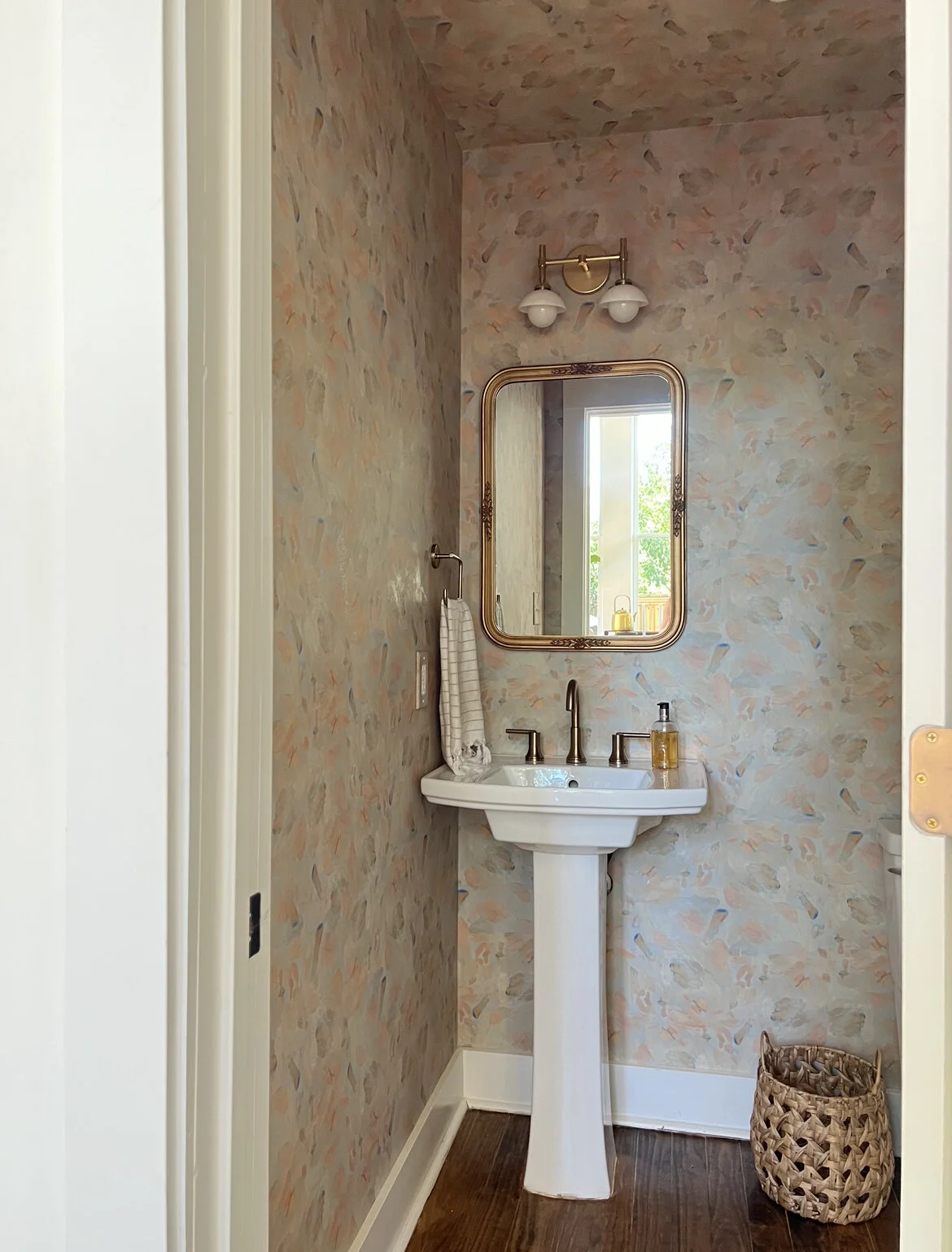 C34F62BD-077F-415C-B36F-95ADEFB45A71