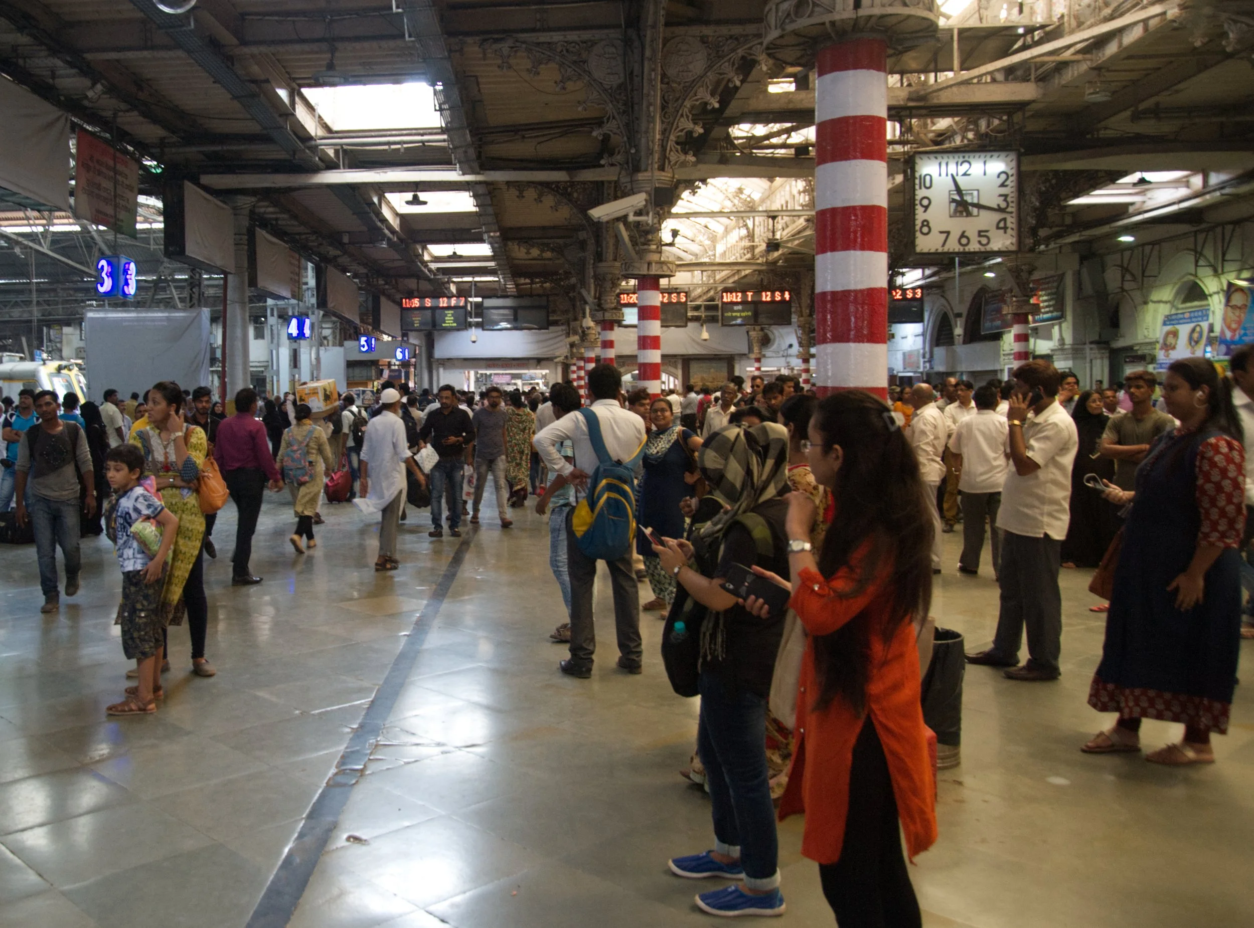 Chhatrapati Shivaji Terminus Concourse, Mumbai.jpg