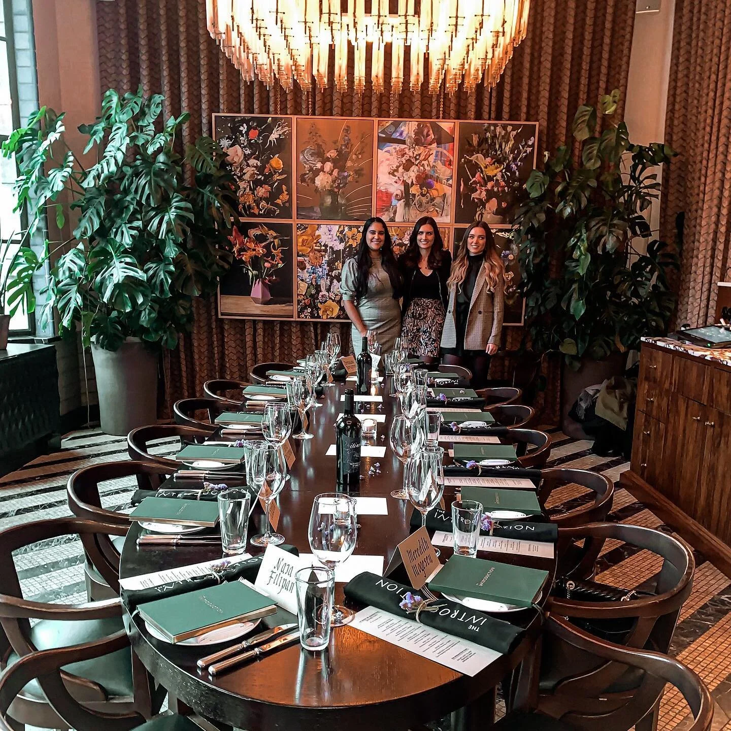 #tbt to our 1st edition Women in Marketing dinner party at Soho House, Amsterdam.

We were joined by 17 senior marketeers from Global brands in The Netherlands to exchange ideas, challenges and learnings.

Brands in attendance included Booking.com, O