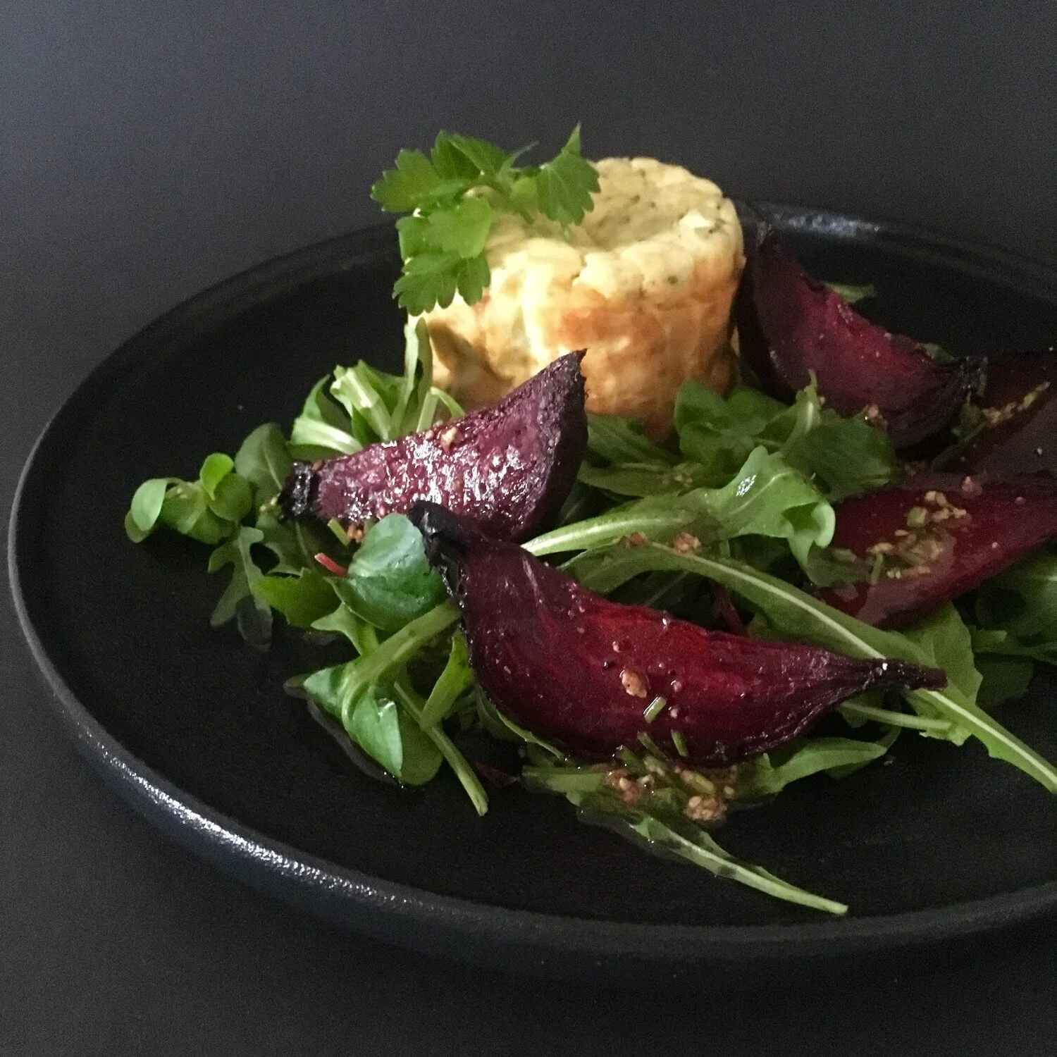 Savoury cheesecake with roasted beets