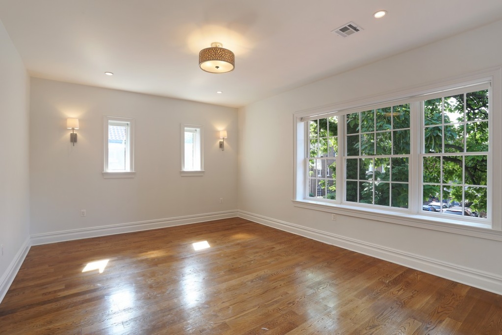 MASTER BEDROOM.jpg