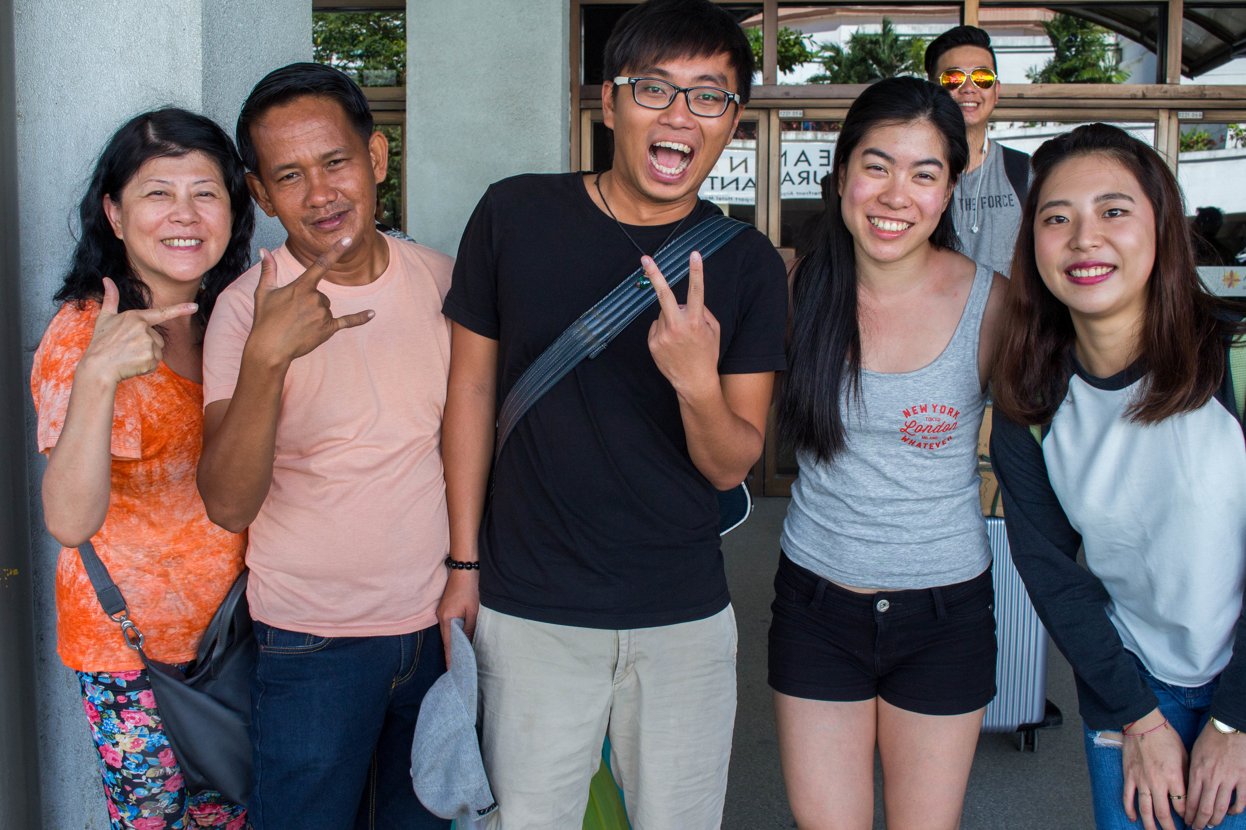  left to right: momma lee; billy, our tour's instagram boyfriend and all-around helper; ah-wei, our local tour guide (he's taiwanese tho); me; coco, our tour guide/ extra chaperone 