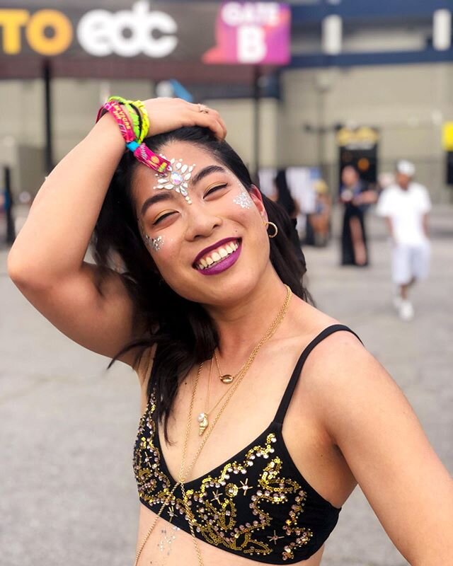 rave reviews for this weekend: ⭐️⭐️⭐️⭐️⭐️
.
.
.
.
.
.
#edclv #edclv2019 #edc #edclasvegas #rave #festivalbabe #skrillex #diplo #plur #kandi #kanditrade #oldtownroad #ravebae #festival #electricsky #lasvegas #housemusic #fit #festiebesties #danceon #d