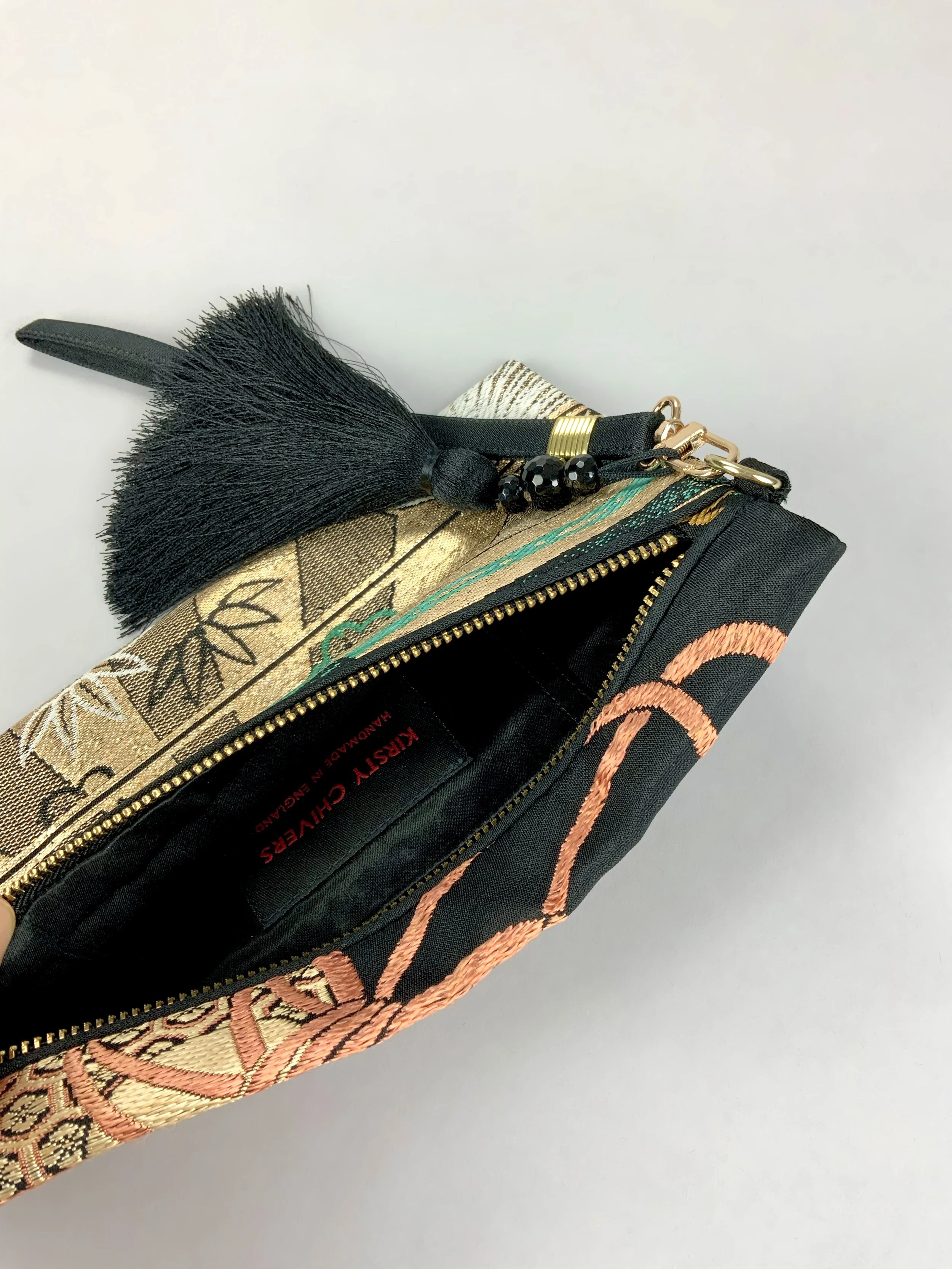 BLACK MATSU PINE AND FAN CLUTCH PURSE