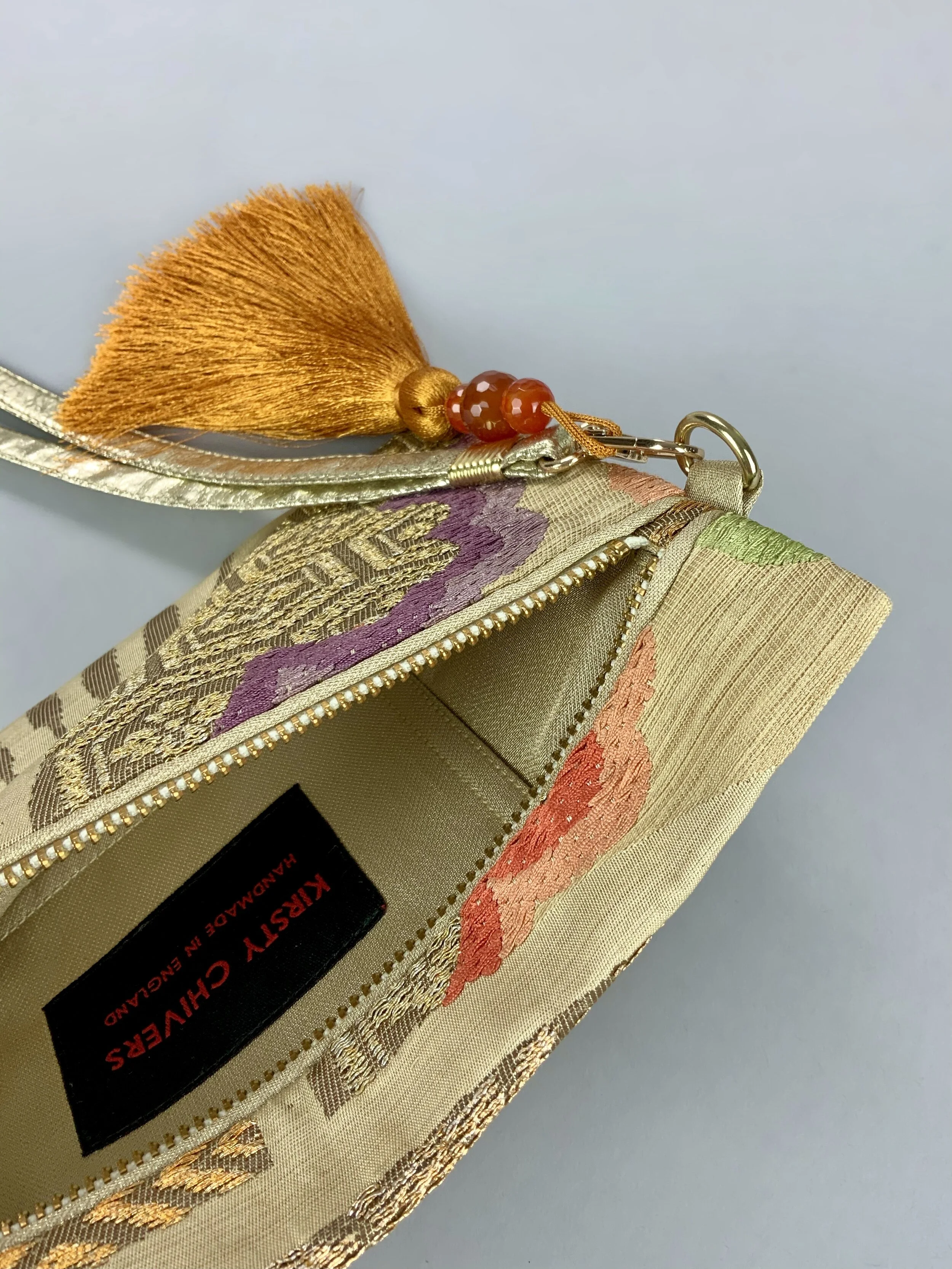 GOLD ABSTRACT CLOUD AND FAN CLUTCH PURSE