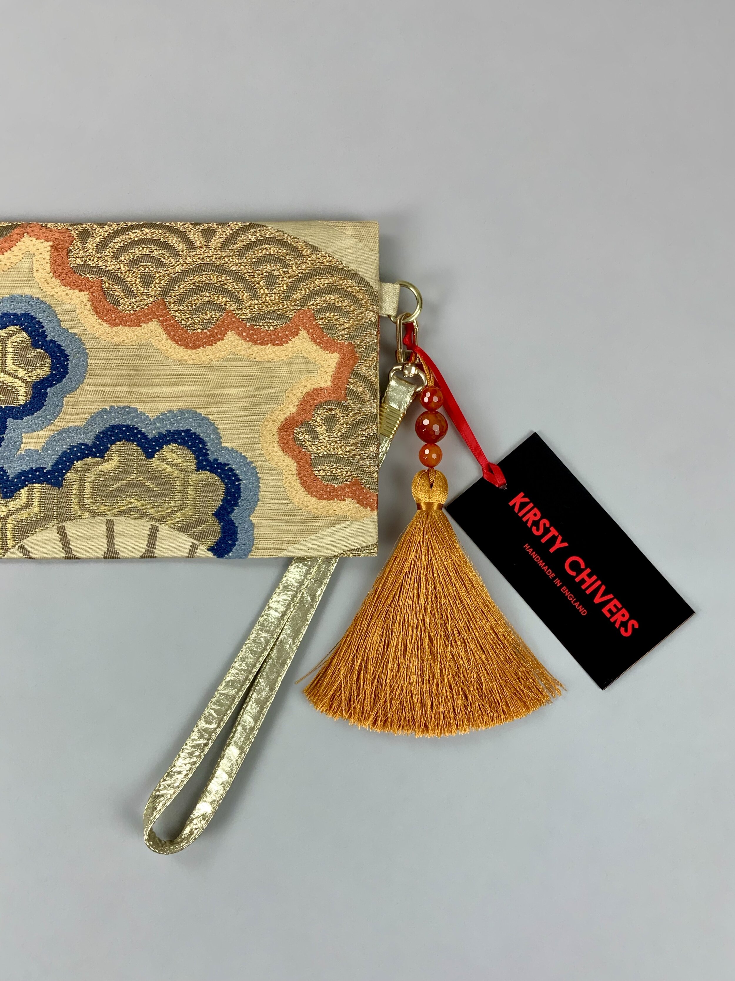 GOLD ABSTRACT CLOUD AND FAN CLUTCH PURSE