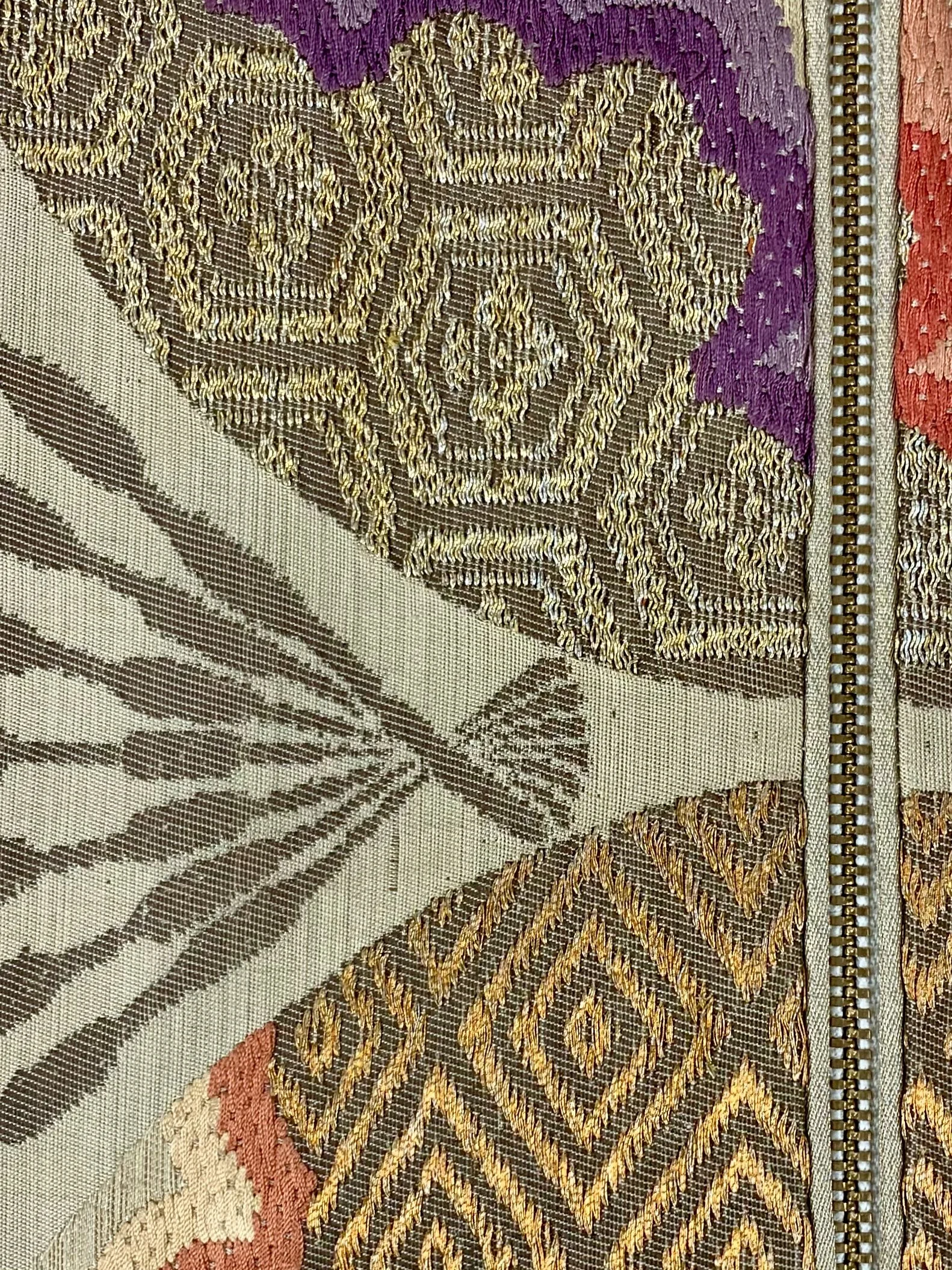 GOLD ABSTRACT CLOUD AND FAN CLUTCH PURSE