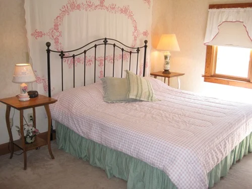 The-Wayside-Inn-King-Room-River-View.jpg