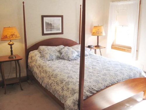 The-Wayside-Inn-Queen-Room-River-View.jpg