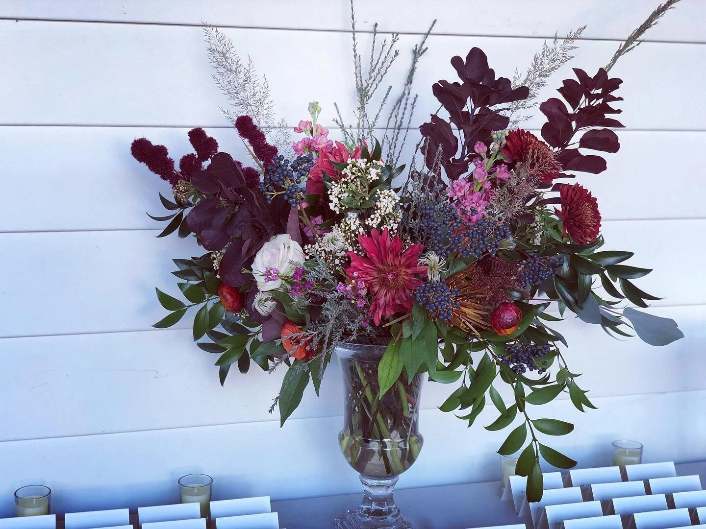 falling for this time of year! last dahlias, last leaves letting go&hellip;.looking at you, cozy season!