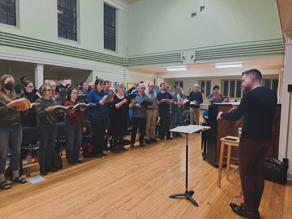 We&rsquo;ve been deep in #handelmessiah rehearsals with CSO and are so excited to continue working with @jsvallee next week to two SOLD OUT shows at the @nac.cna ! 🎶☺️🎄

#choir #rehearsal #handel #singing #ottawamusic