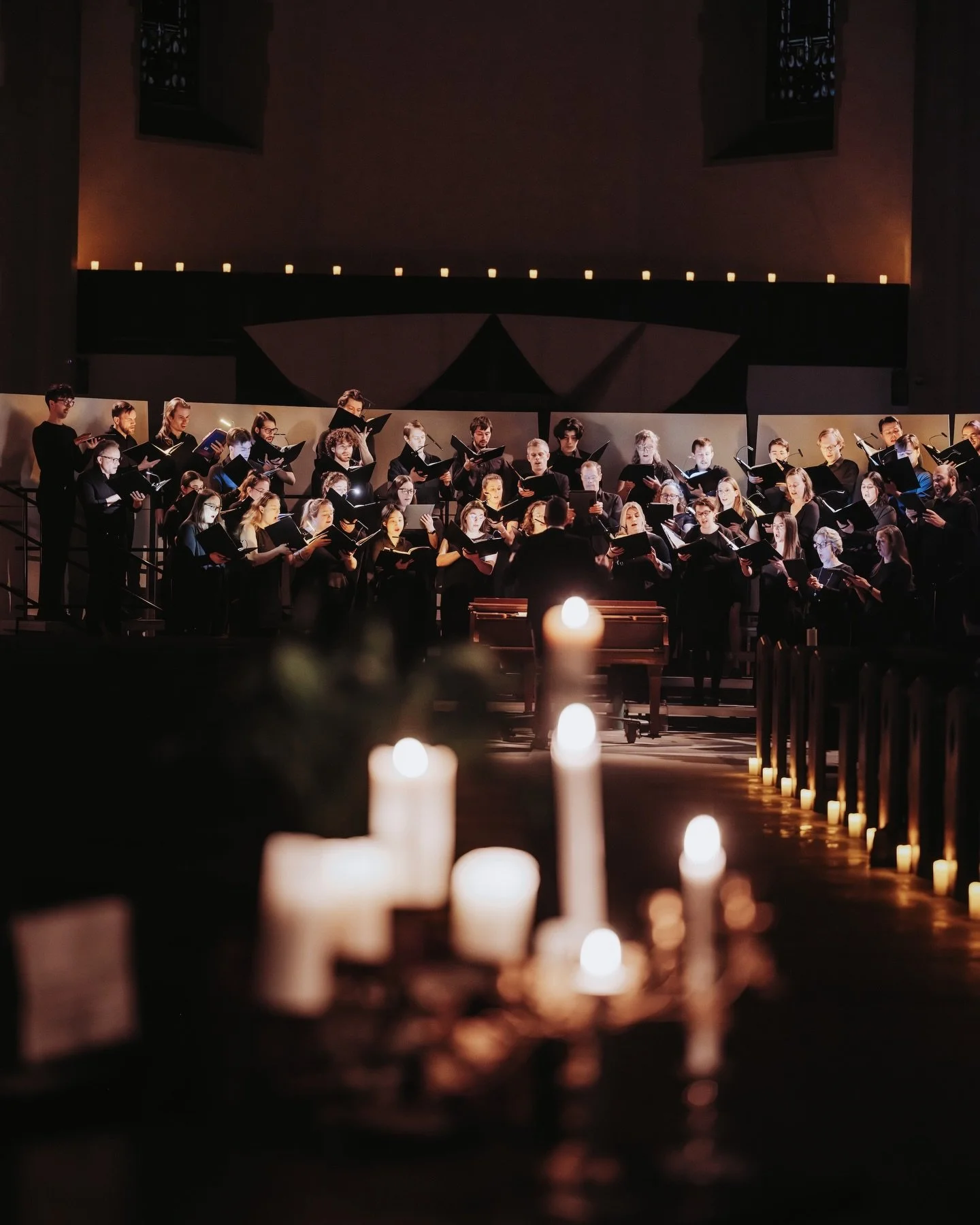 He understood the assignment once again! ✨ Thanks so much to @_curtisperry for capturing our dress rehearsal - just in time for tonight&rsquo;s performance! 🕯️🎶 FULL ALBUM on our Facebook page.

#choir #candlelight #ottawamusic #ottawaphotographer