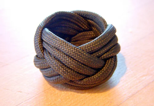 A three-strand Turk's-Head knot