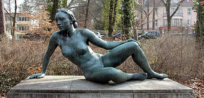 Georg_Kolbe_sculpture.jpg