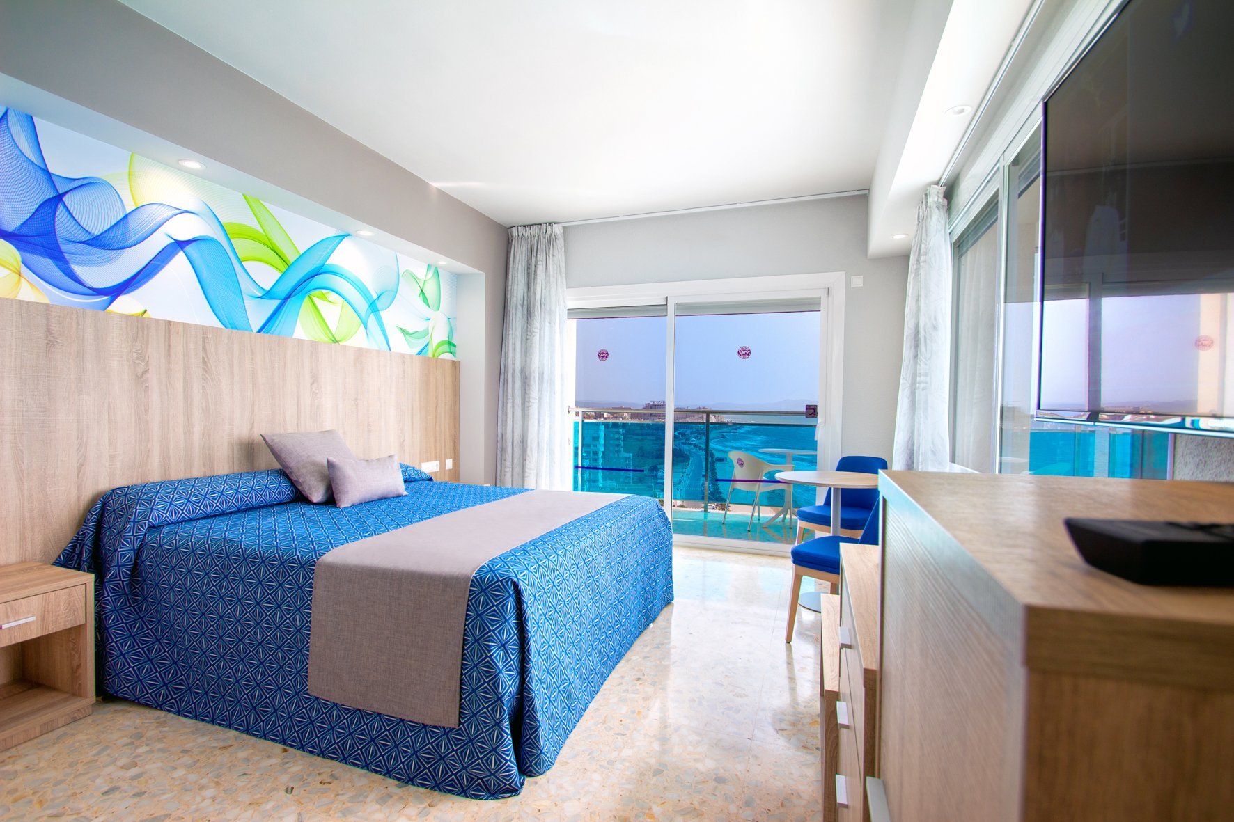 04-oropesa-del-mar-hotel-koral-beach-habitacion-doble-frontal-01.jpg