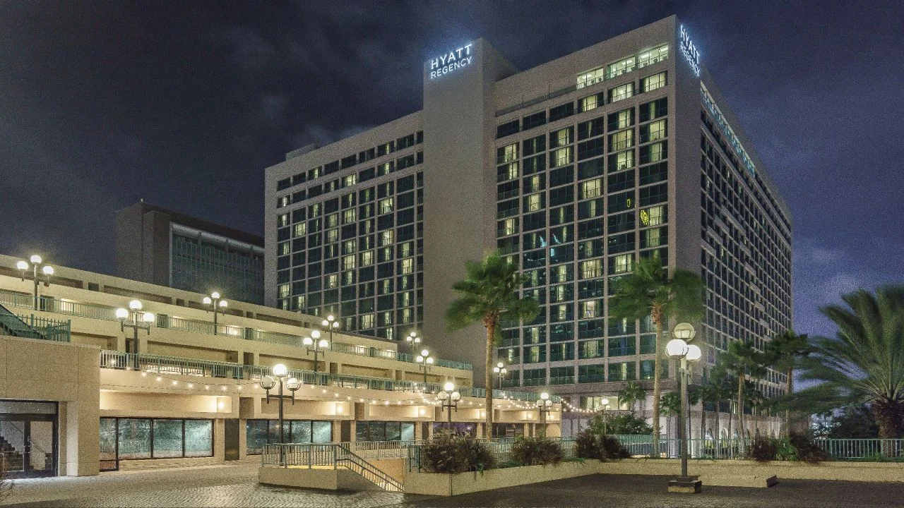 Hyatt-Regency-Jacksonville-Riverfront-P123-Hotel-Exterior-at-Night.adapt.16x9.1280.720.jpg