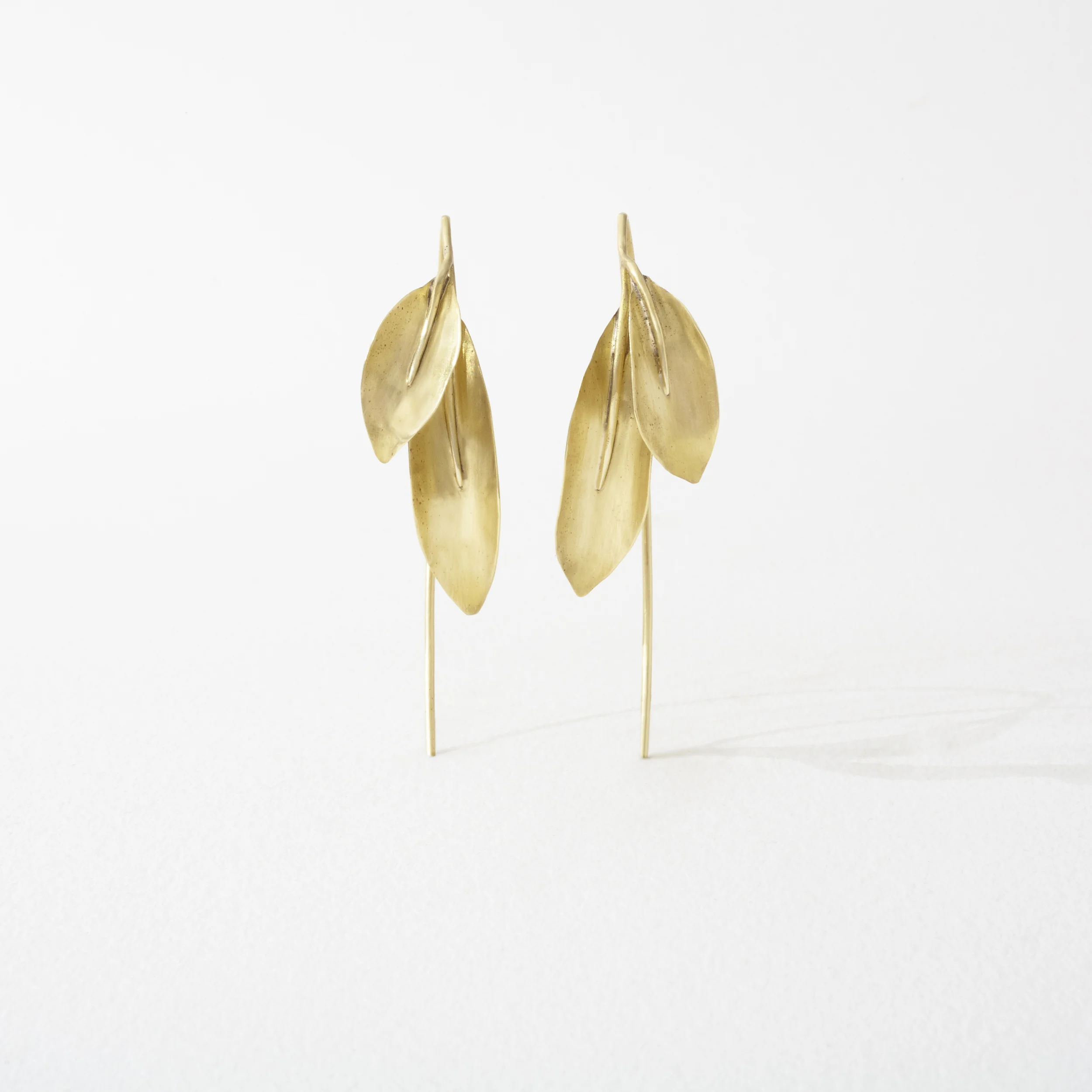 201812_CarrieBilbo_LeafDangleEarringG_0008.jpg