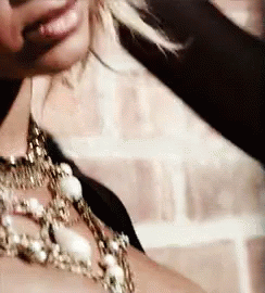 Beyonce cheweing.gif