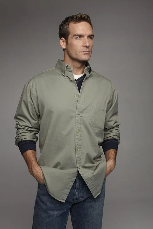 Solid Twill model 2.jpg