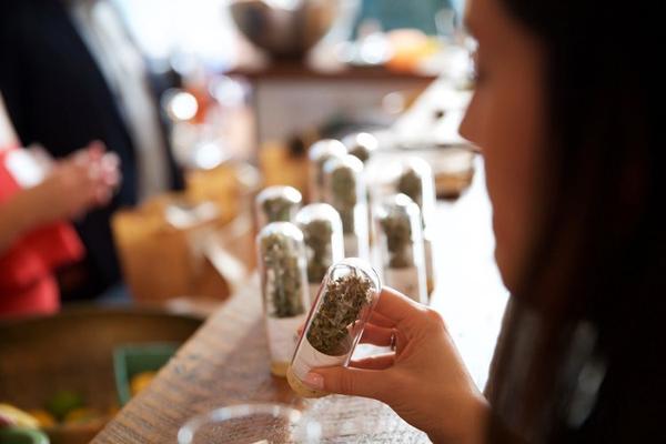 20170415.CannabisSeder_small.014_grande.jpeg