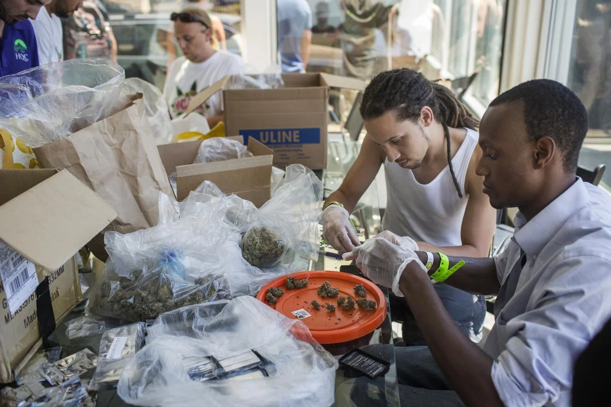 in-photos-the-wild-west-of-legal-marijuana-celebrates-with-weed-the-people-party-body-image-1436020657.jpg