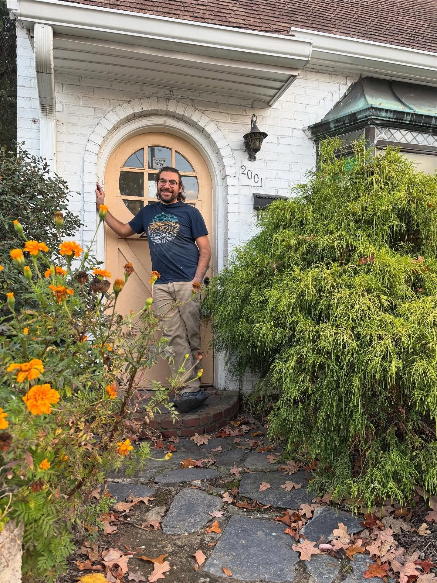 Big news!

@studio_maypop is moving! We are so excited to announce that we&rsquo;ll be moving into the old Pine State Flowers building on Chapel Hill Road. It was built in 1937 as a flower shop, and the space is absolutely charming. 

The @durhamcoun
