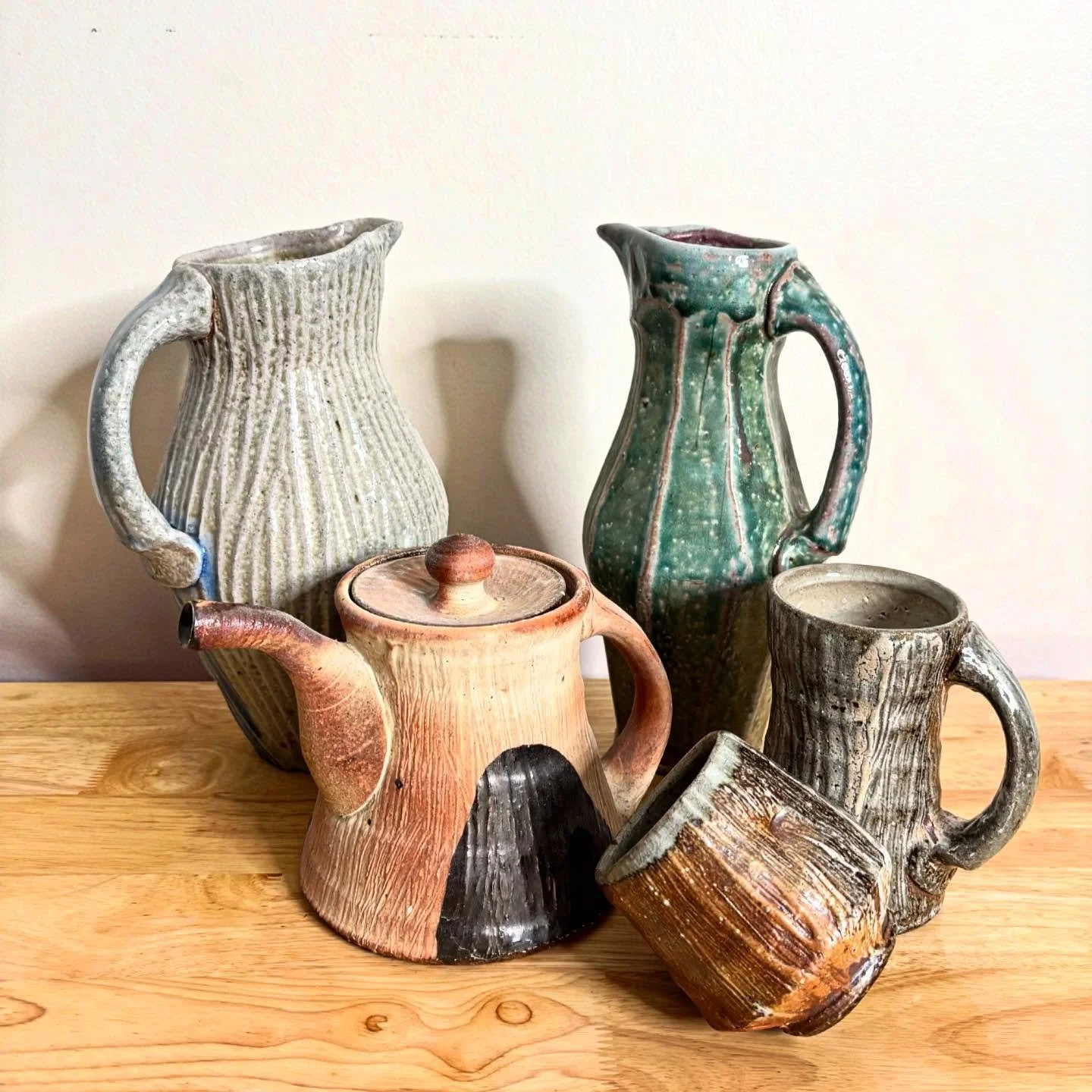 Seconds Sale Today!

A big thanks to everyone who came out to the studio yesterday for the first day of the @durhamcountypotterytour! It was great to see so many new and familiar faces. 

To help us prepare for our upcoming move, we are doing a secon