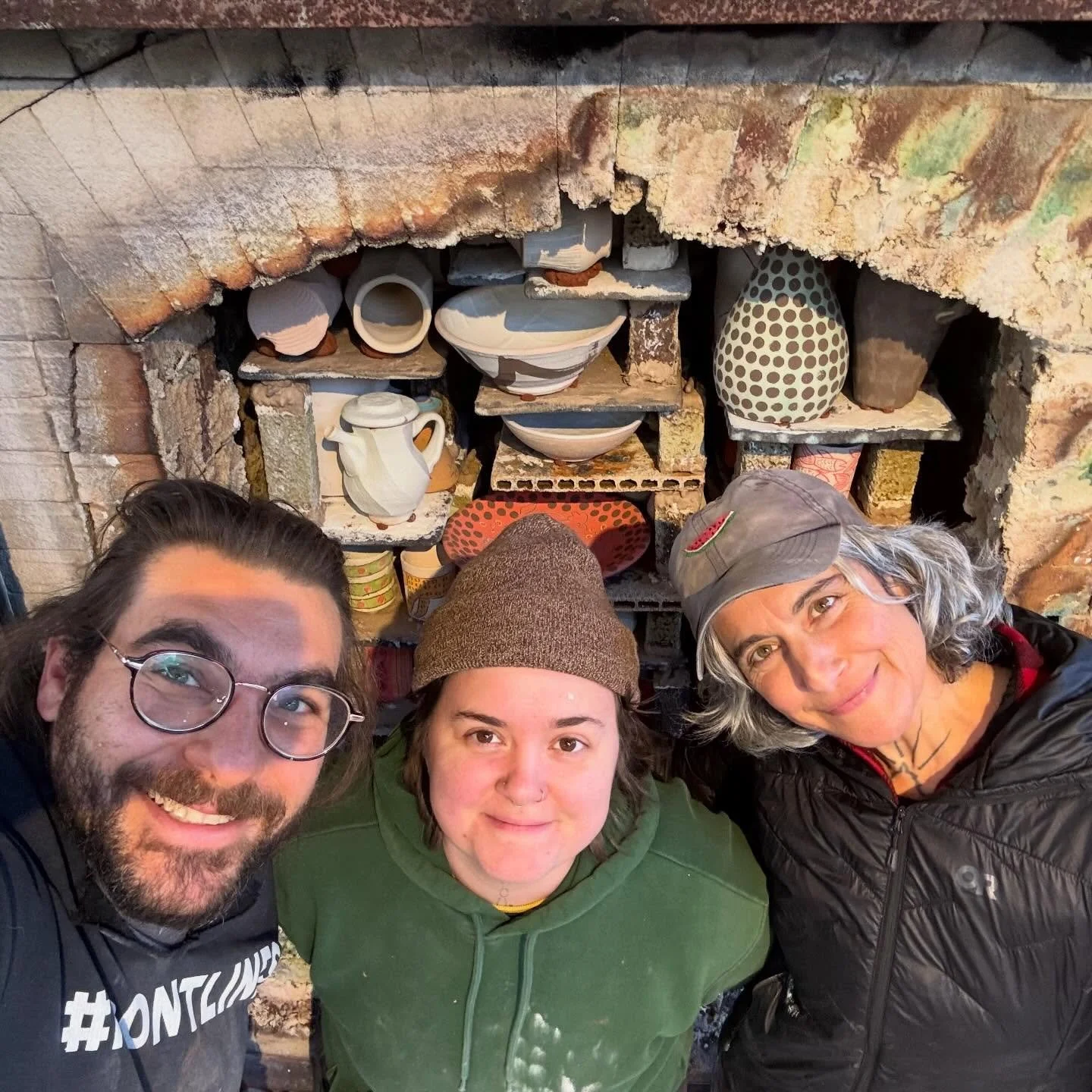 We had a great time loading the kiln today with @dylans_ceramics, @melissaweisspottery, and @dogboyceramics! We&rsquo;re trying some new things&mdash;firing all in oxidation and using much less soda. Stay tuned to see how things turn out!

#pottery #
