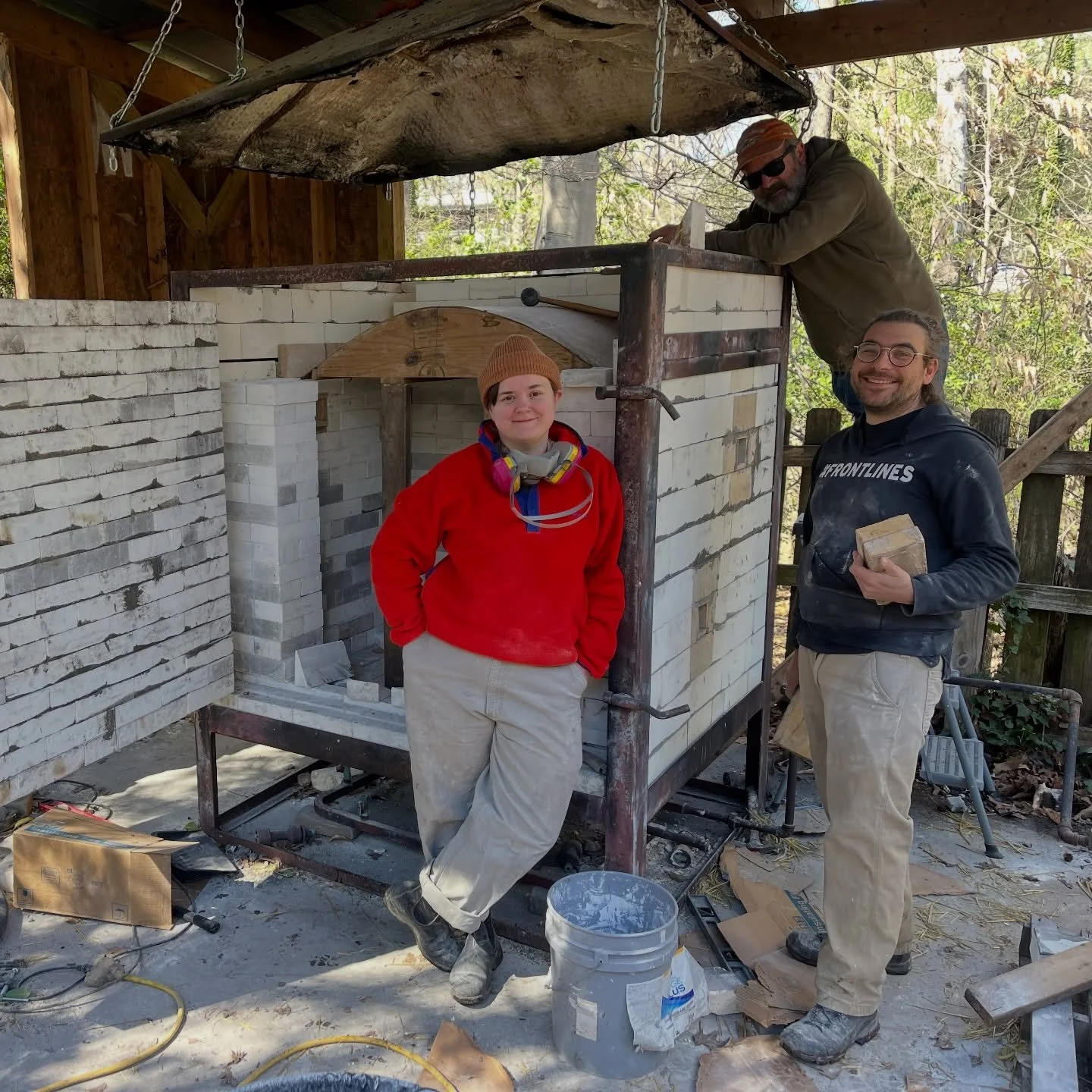 I&rsquo;m so grateful for all the help from @wmooreart and @dylans_ceramics with this kiln rebuild! We hope to finish the arch this week, and fire it up next week 🤞🤞🤞

#kiln #kilnbuild #sodakiln #manyhands