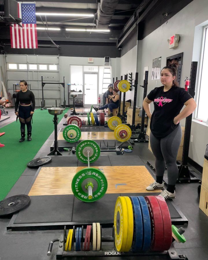 We had a soliddd weightlifting crew today at @ncstrengthgym !!!

Lots of energy and some new (and hella strong) peeps joining us. 

@ryan_d_joyner and @kittykatdancer both came in to work on some technique and positioning work 

@mattie.malone and @k