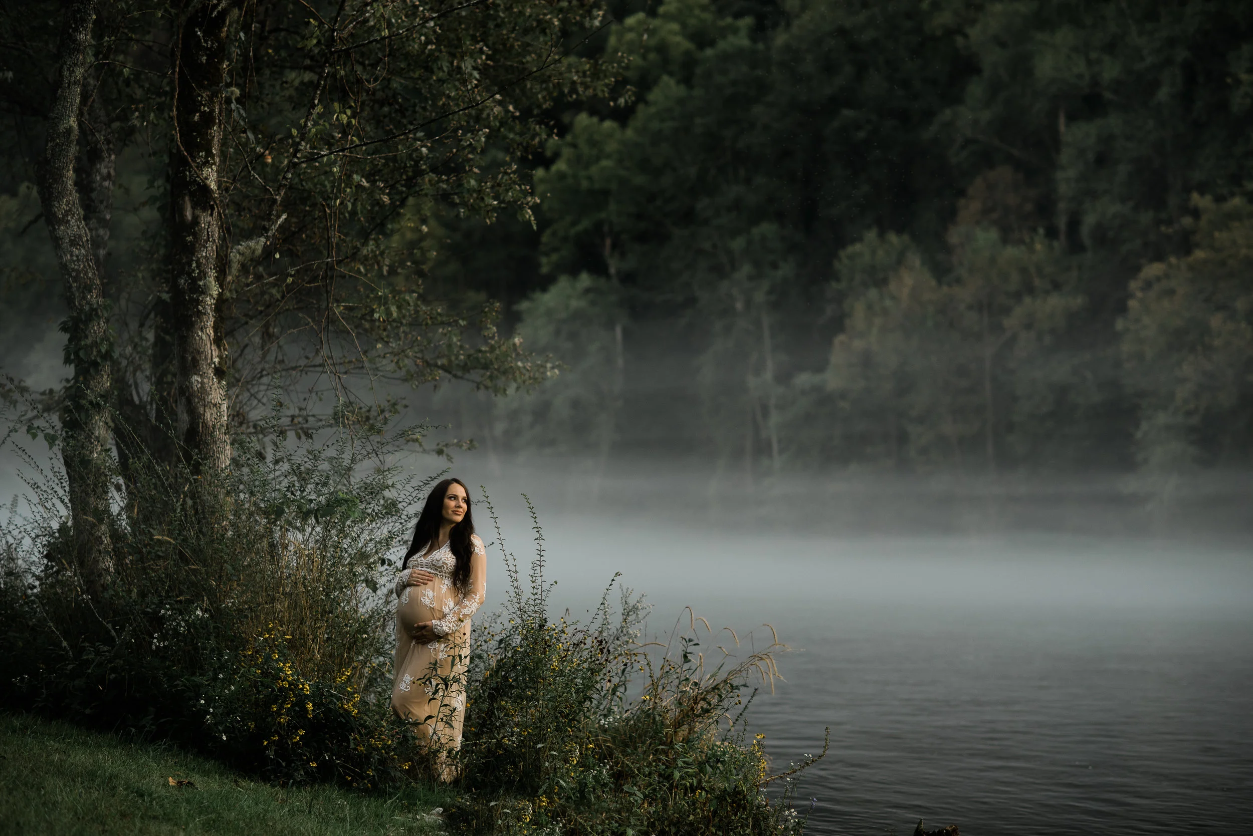 Knoxville water maternity photos.jpg