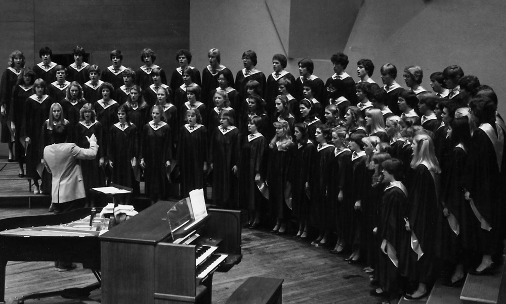 Bob Peterson conducting Concert Choir at Orchestra Hall in 1981