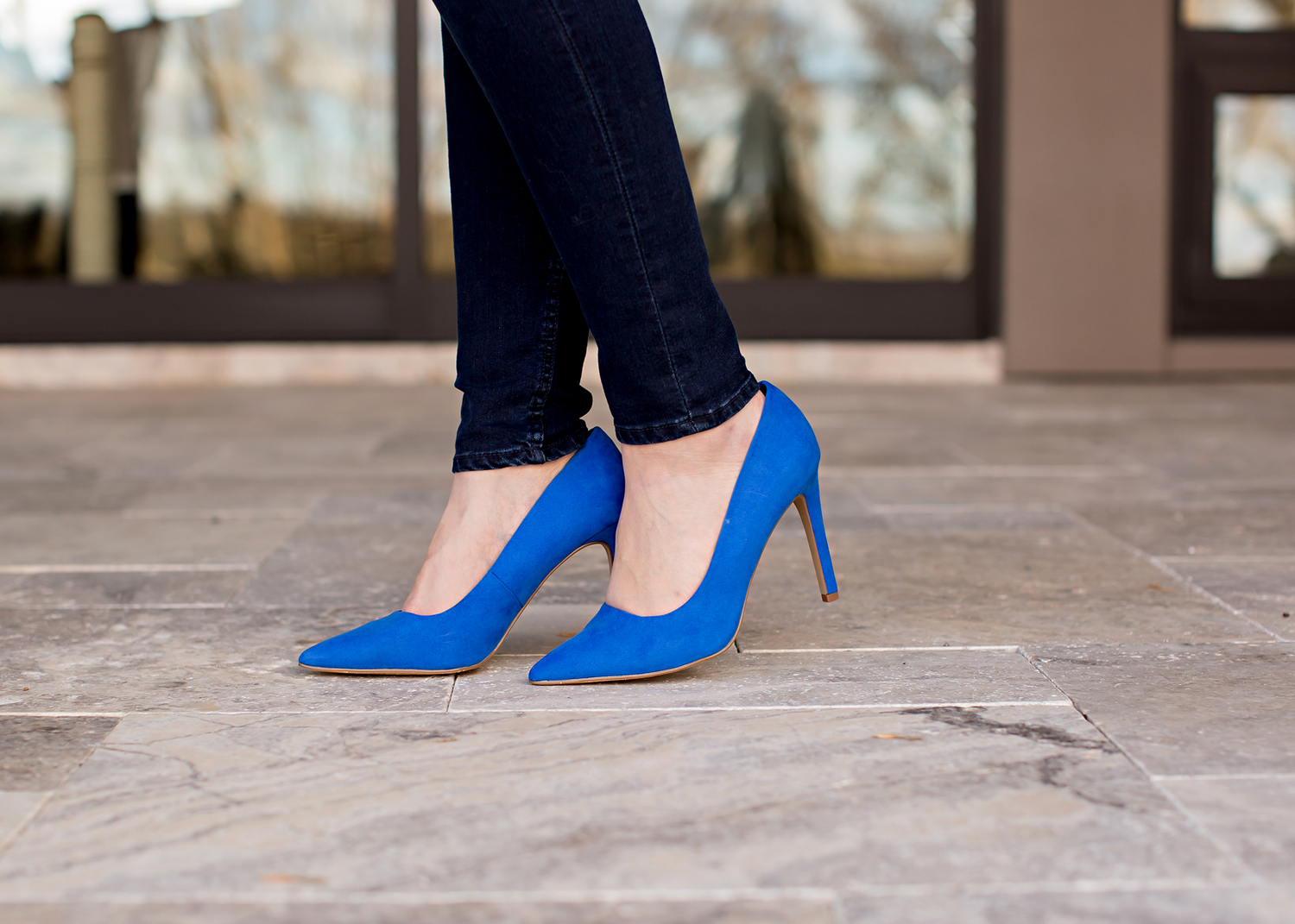 Top : Parker via Saks Fifth Avenue | Jeans: H&M | Heels: Forever 21 | Bag: Rebecca Minkoff Photos: Tara Lynn Photography