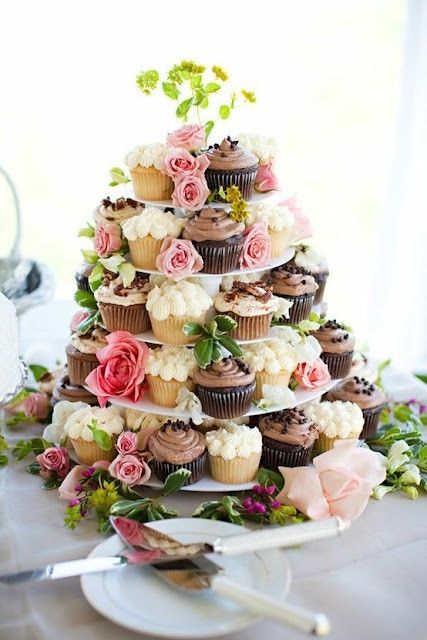 cupcake tower.jpg