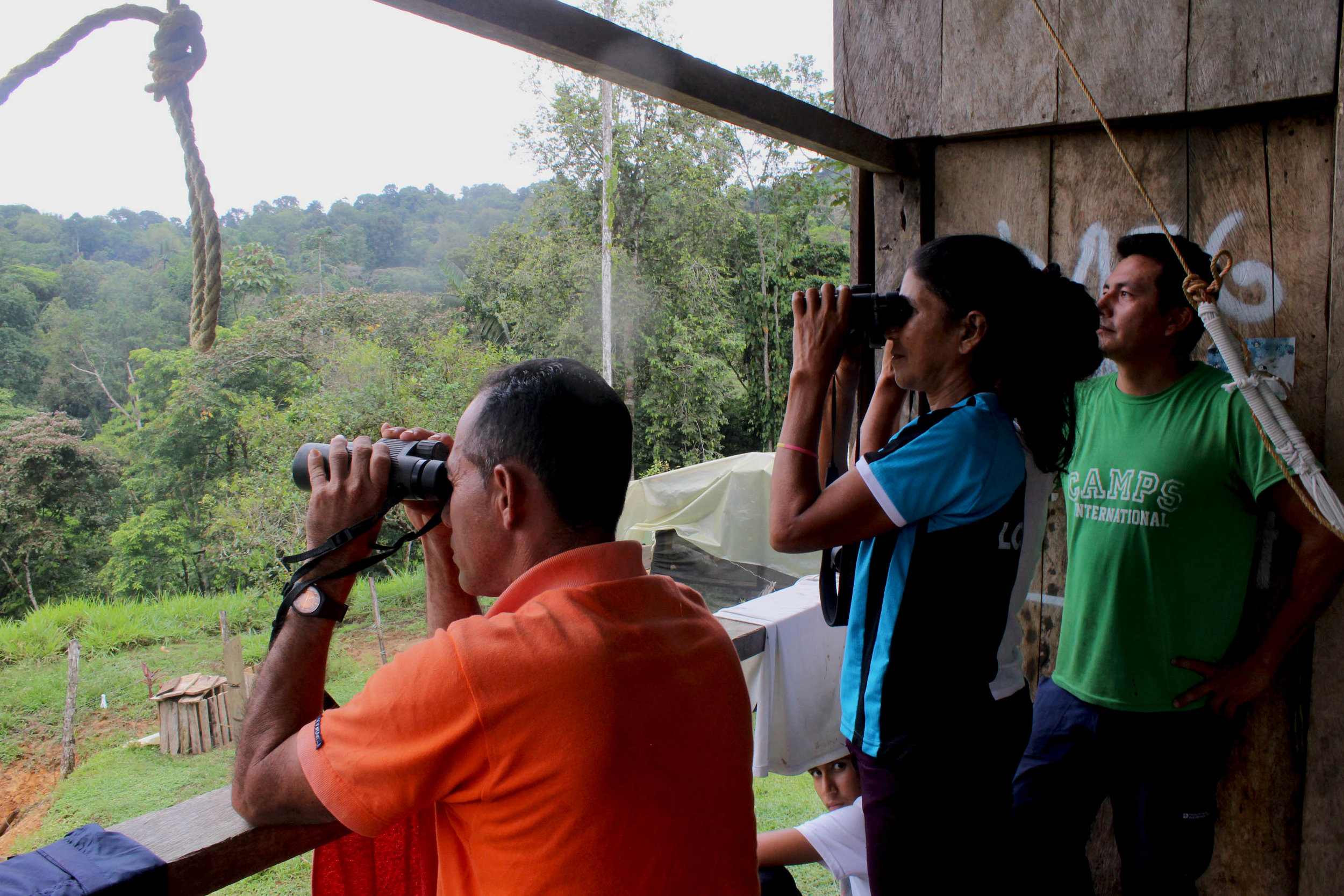 comunidad binoculares.jpg