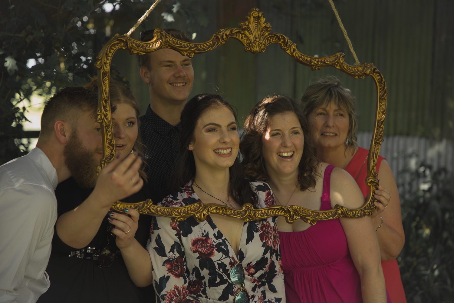 wedding-photography-guests-enjoying-themselves.jpg